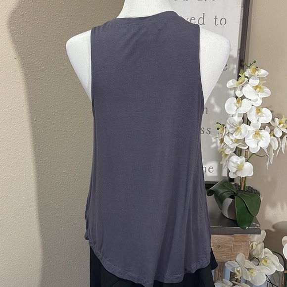 Gray Sleeveless Tank Top - Picture 4 of 4
